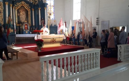 Kėdainių Šv. Juozapo parapijos jaunimas: meldžiasi, švenčia, savanoriauja